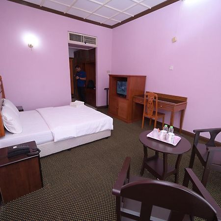 Kesedar Hotel Travel & Tours Sdn Bhd غُوا موسانغ المظهر الخارجي الصورة