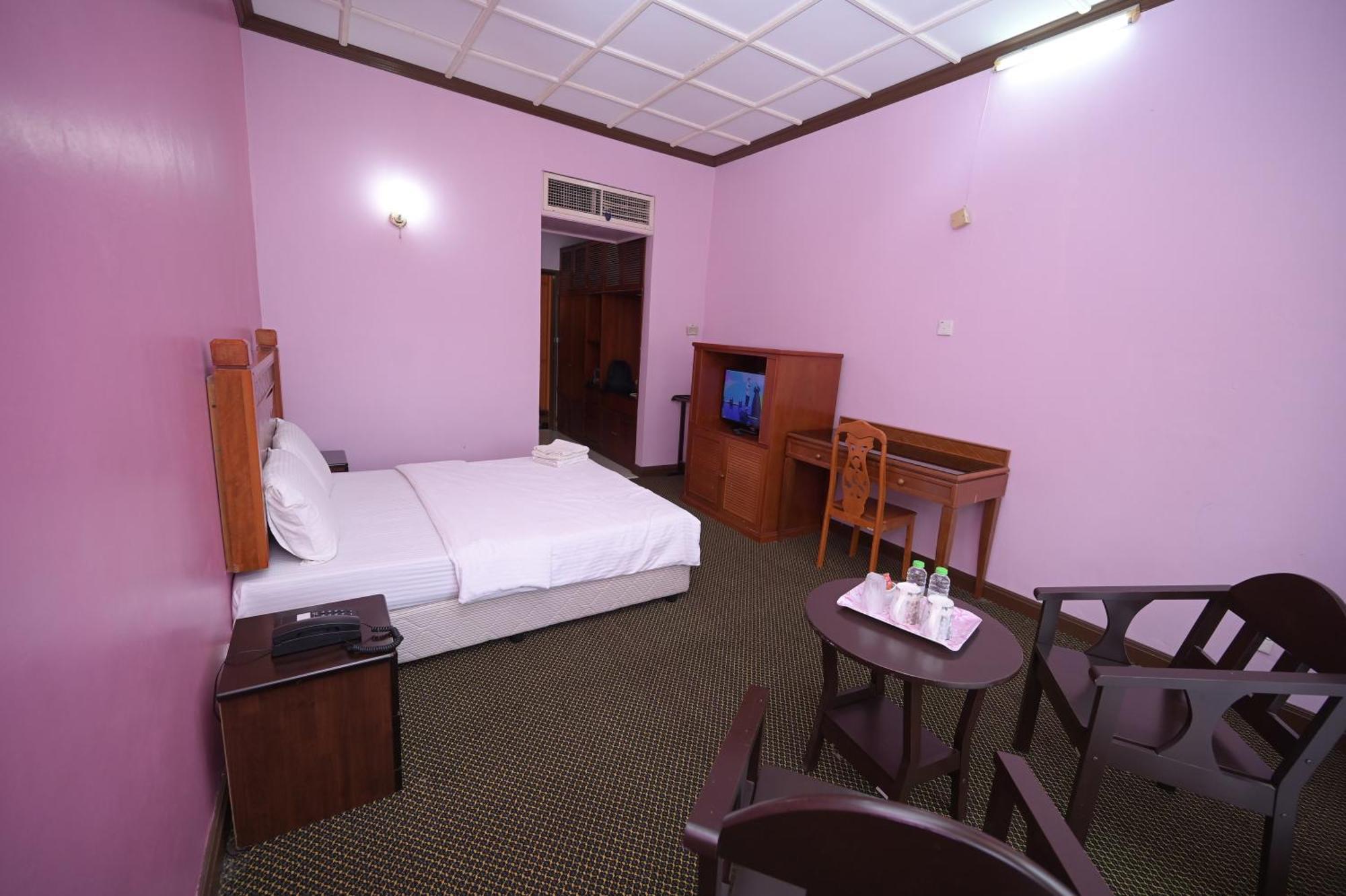 Kesedar Hotel Travel & Tours Sdn Bhd غُوا موسانغ المظهر الخارجي الصورة