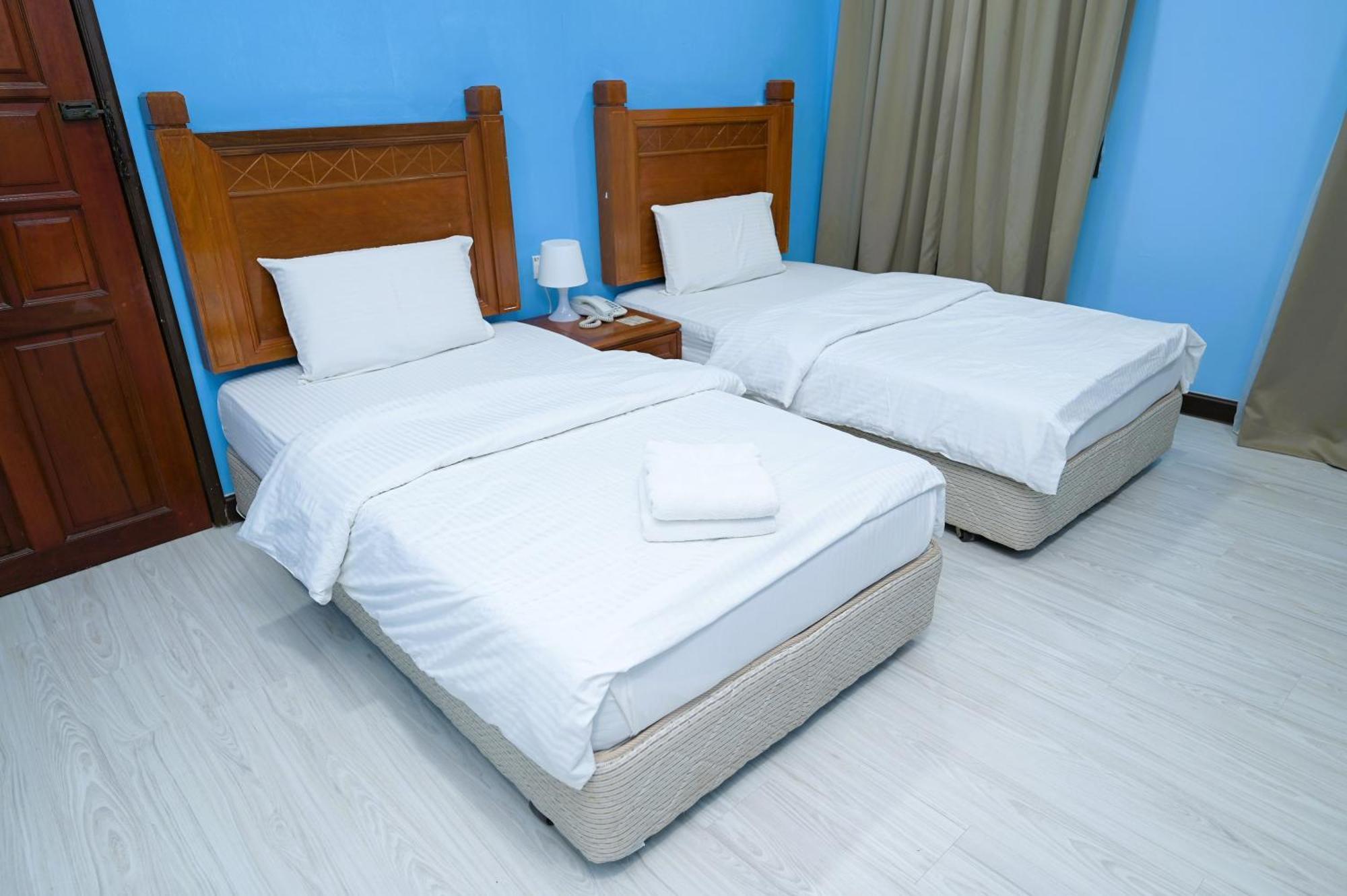 Kesedar Hotel Travel & Tours Sdn Bhd غُوا موسانغ المظهر الخارجي الصورة